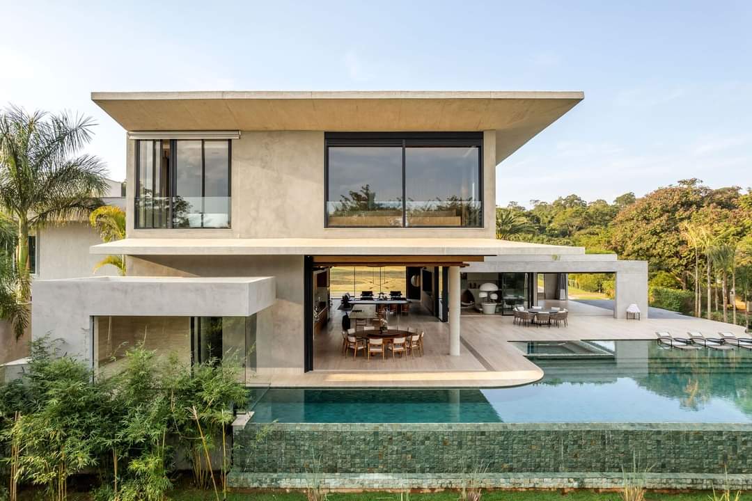 Safari Sovereign Residence Hero Image 1